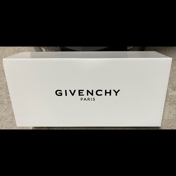 NEW Givenchy Black Sunglass Case - Picture 2 of 11
